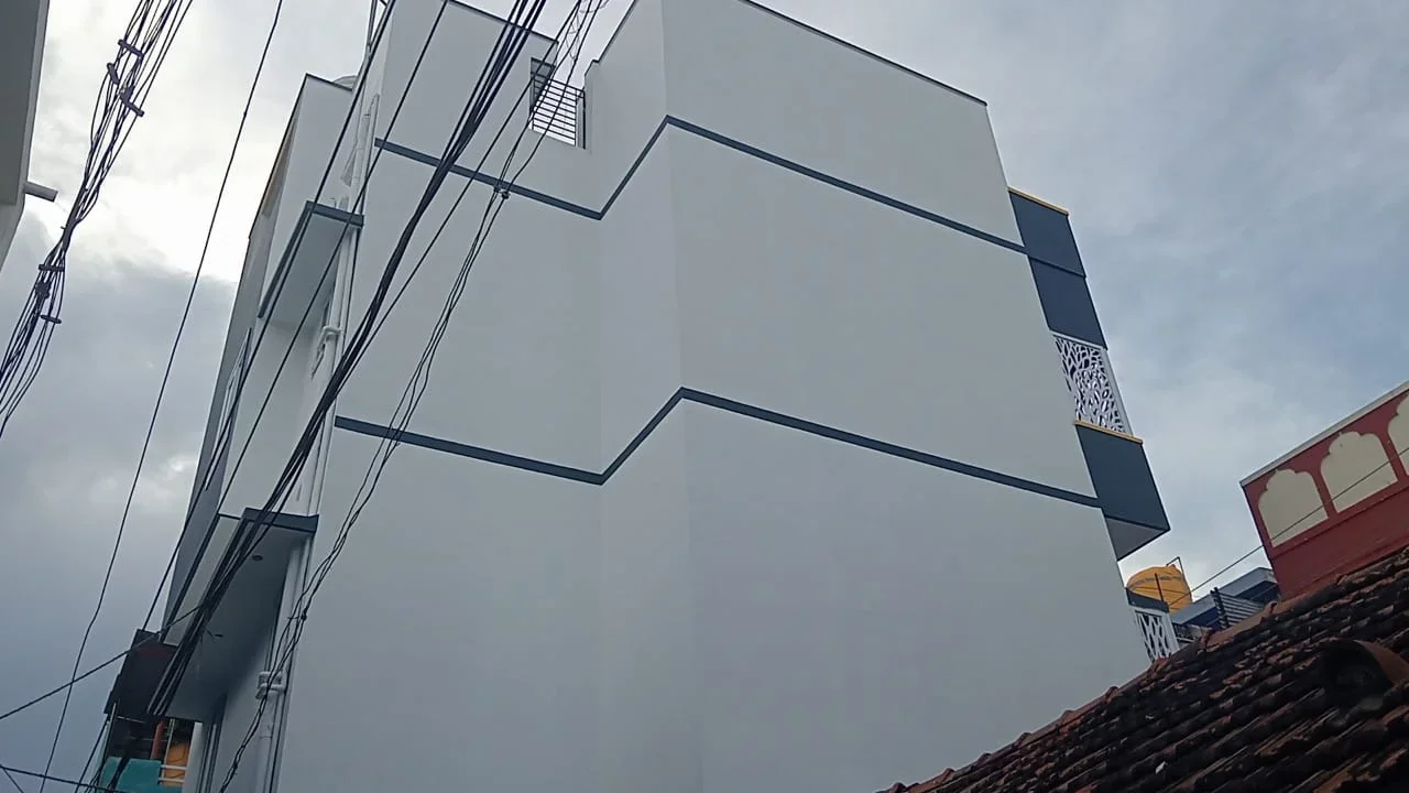 Residential Building - 1 BHK 3 Floor